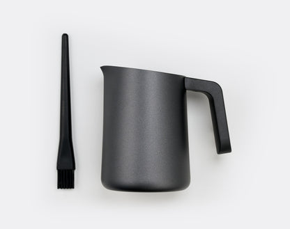 Subminimal FlowTip Latte Art Jug – Black, 450ml (15oz)