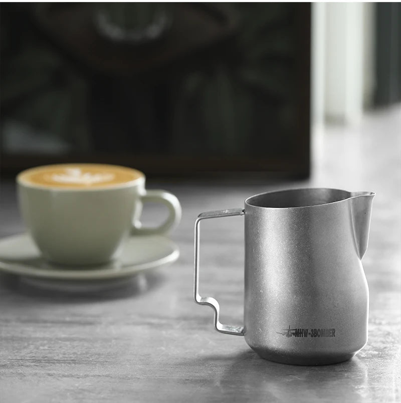 MHW-3BOMBER 450ml steam pitcher weight balance hand hold demonstration