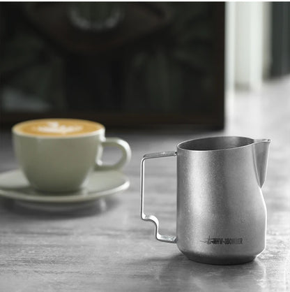 MHW-3BOMBER 450ml steam pitcher weight balance hand hold demonstration